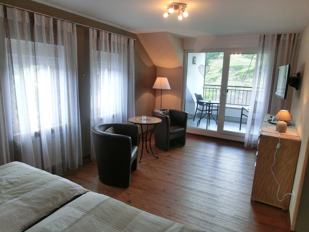 Ferienweingut Hirschen Schulstrasse Bed & Breakfast Burg  Phòng bức ảnh
