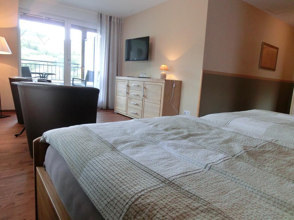 Ferienweingut Hirschen Schulstrasse Bed & Breakfast Burg  Phòng bức ảnh