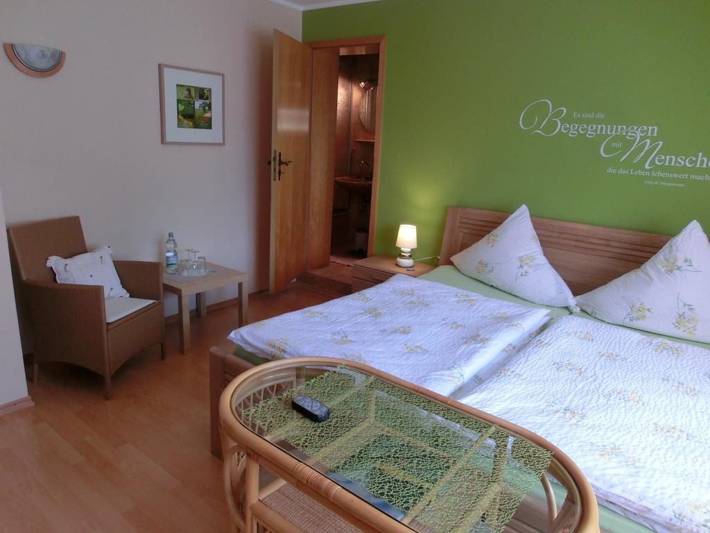 Ferienweingut Hirschen Schulstrasse Bed & Breakfast Burg  Phòng bức ảnh